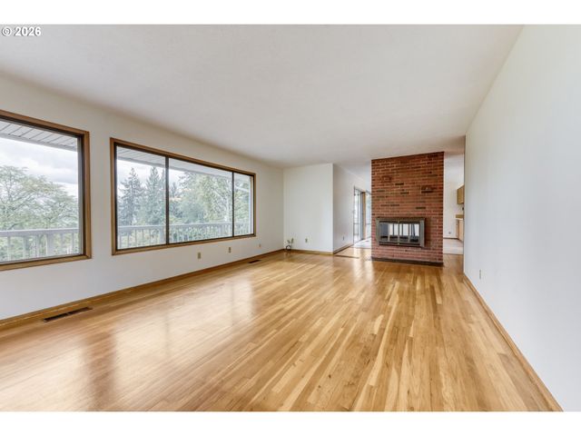 7040 Sw 2ND Ave, Portland, OR 97219