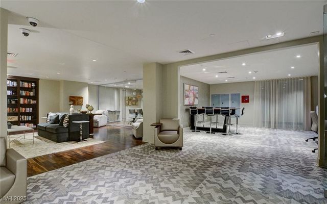 8255 Las Vegas Boulevard 702, Las Vegas, NV 89123