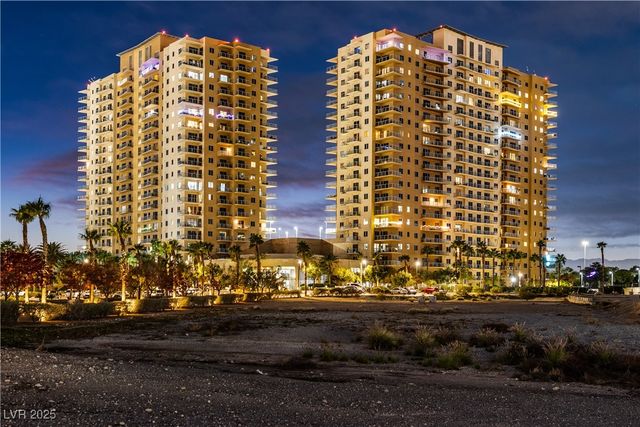 8255 Las Vegas Boulevard 702, Las Vegas, NV 89123