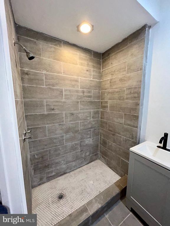 800 E HILTON ST, PHILADELPHIA, PA 19134 — photo 5