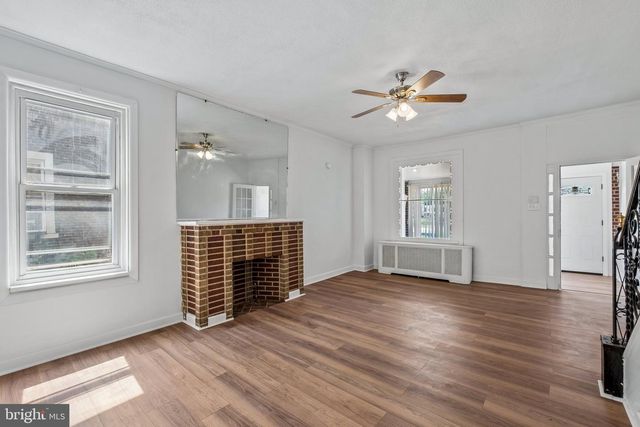 627 WALNUT ST, Darby, PA 19023