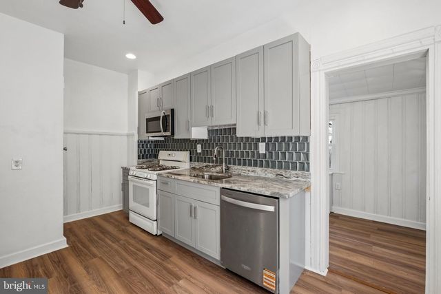 627 WALNUT ST, Darby, PA 19023