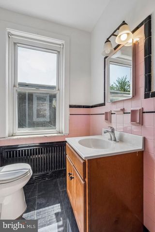 627 WALNUT ST, Darby, PA 19023
