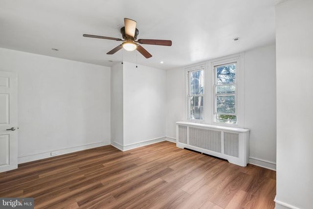 627 WALNUT ST, Darby, PA 19023