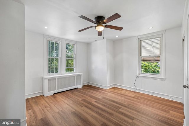 627 WALNUT ST, Darby, PA 19023