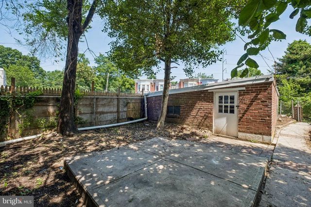 627 WALNUT ST, Darby, PA 19023