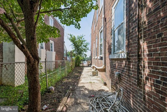 627 WALNUT ST, Darby, PA 19023