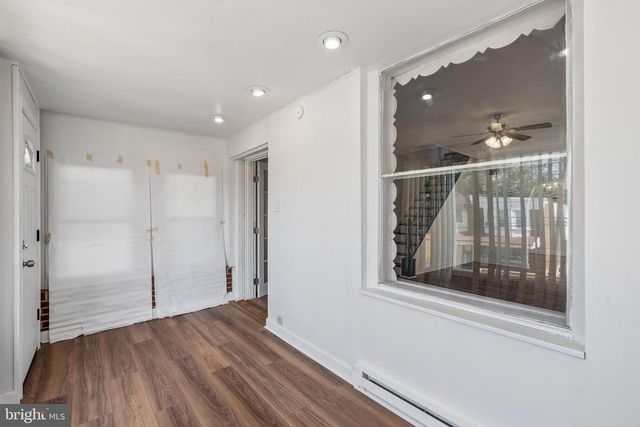 627 WALNUT ST, Darby, PA 19023