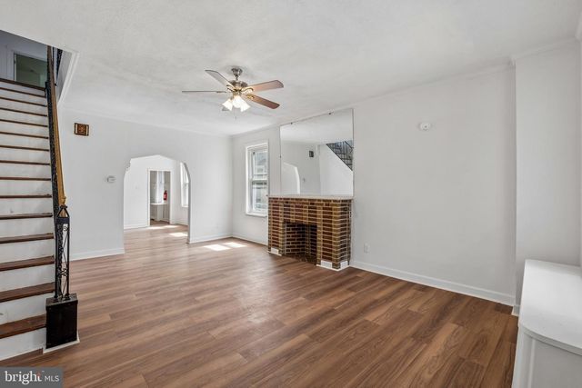627 WALNUT ST, Darby, PA 19023