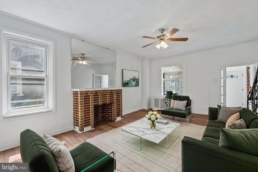 627 WALNUT ST, Darby, PA 19023