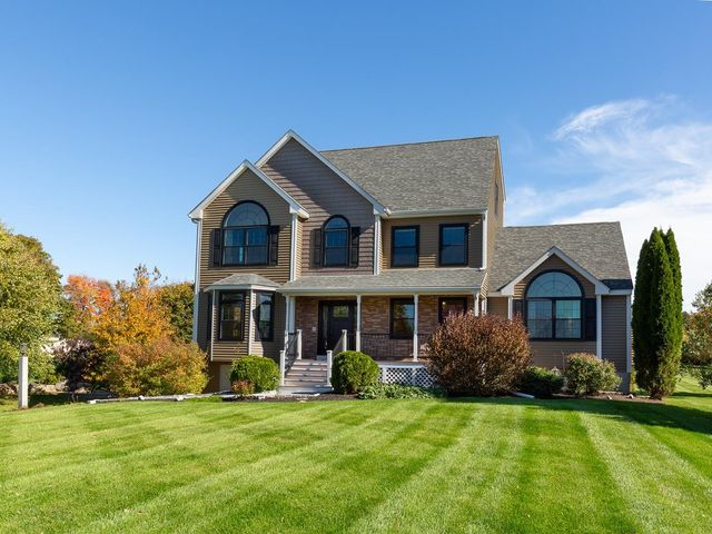 18 North Road, East Kingston, NH 03827