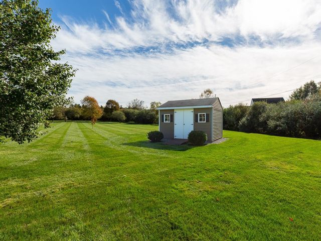 18 North Road, East Kingston, NH 03827