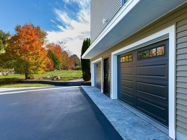 18 North Road, East Kingston, NH 03827