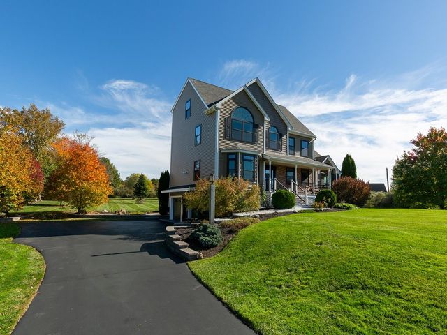 18 North Road, East Kingston, NH 03827