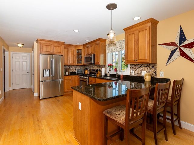 18 North Road, East Kingston, NH 03827