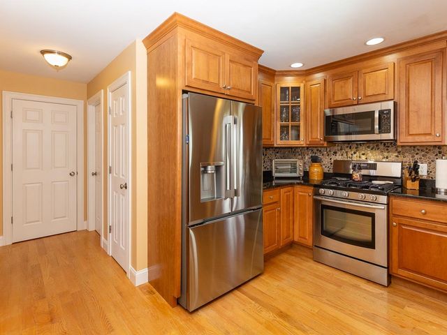 18 North Road, East Kingston, NH 03827
