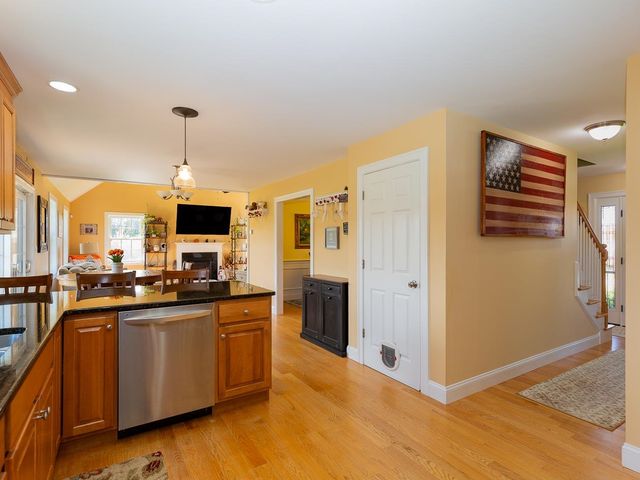 18 North Road, East Kingston, NH 03827