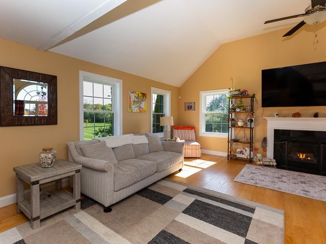 18 North Road, East Kingston, NH 03827