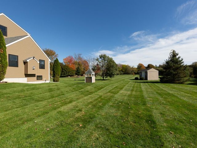 18 North Road, East Kingston, NH 03827