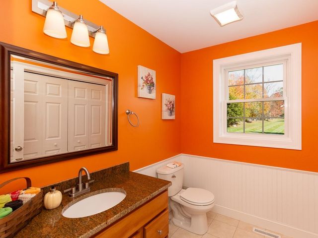 18 North Road, East Kingston, NH 03827