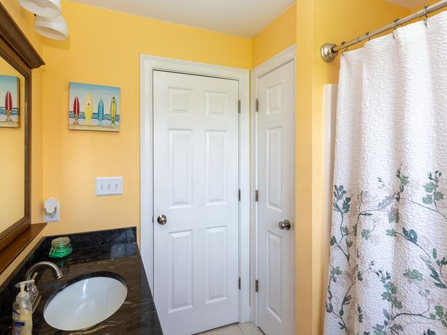 18 North Road, East Kingston, NH 03827