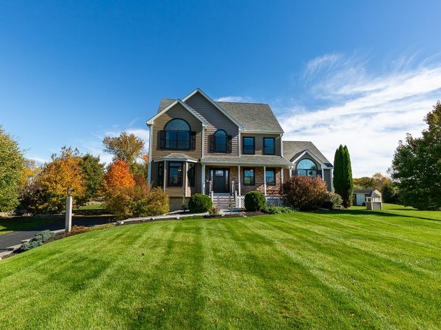 18 North Road, East Kingston, NH 03827