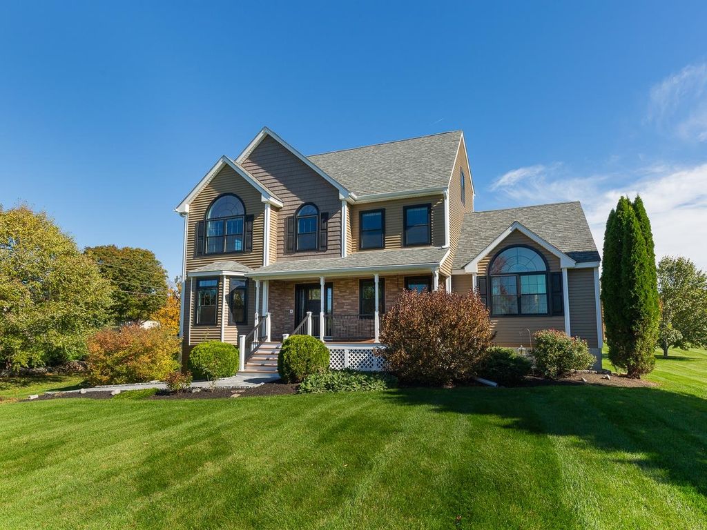 18 North Road, East Kingston, NH 03827