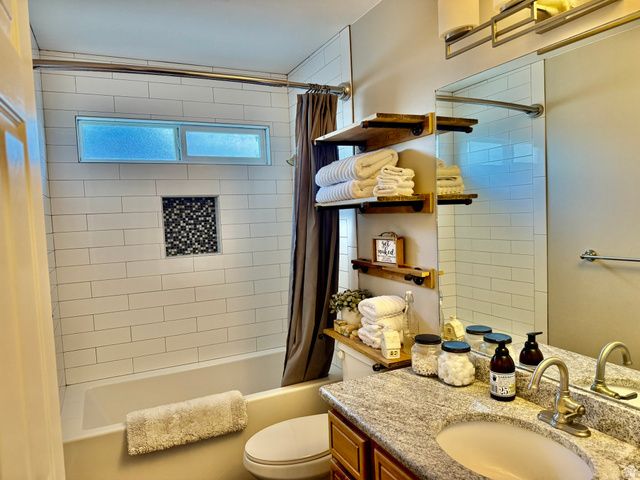 3589 N REMUDA DR, Farr West, UT 84404