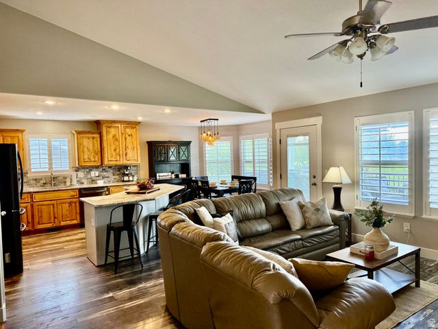 3589 N REMUDA DR, Farr West, UT 84404