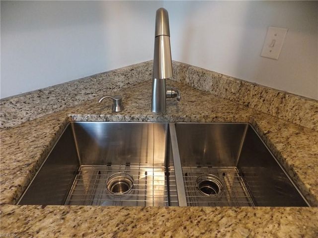 4312 Briarbush LN, Virginia Beach, VA 23453