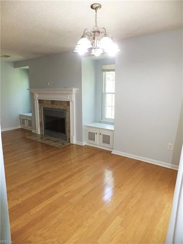 4312 Briarbush LN, Virginia Beach, VA 23453