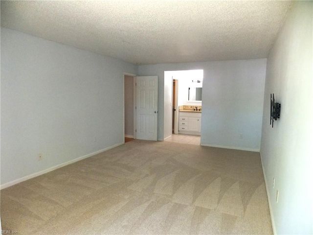 4312 Briarbush LN, Virginia Beach, VA 23453