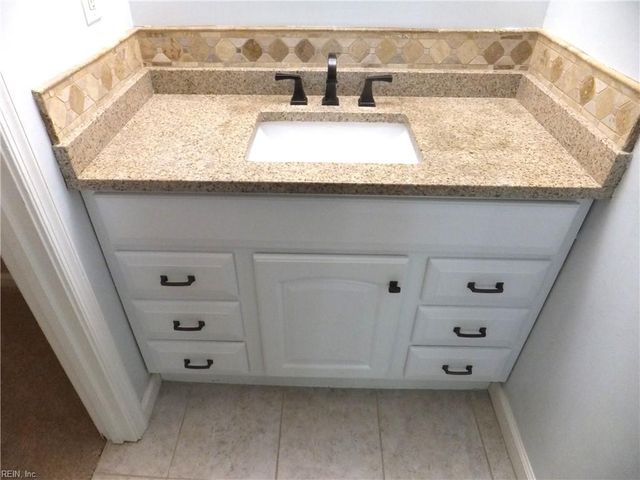 4312 Briarbush LN, Virginia Beach, VA 23453
