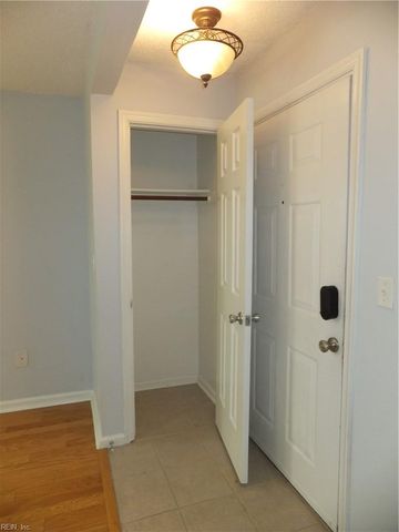 4312 Briarbush LN, Virginia Beach, VA 23453