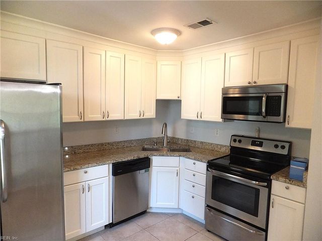 4312 Briarbush LN, Virginia Beach, VA 23453