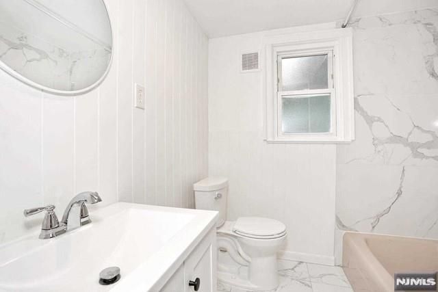 316 7th Street, Palisades Park, NJ 07650