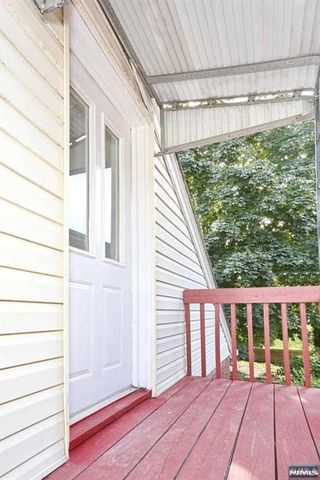 316 7th Street, Palisades Park, NJ 07650