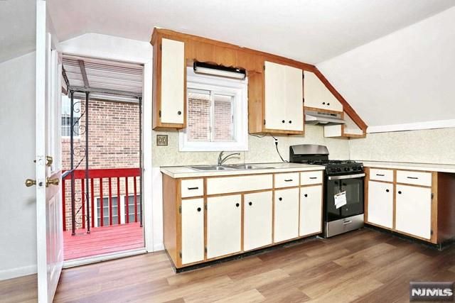 316 7th Street, Palisades Park, NJ 07650