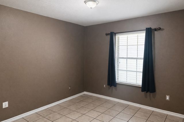 914 N Catherine Street, Terrell, TX 75160