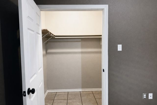914 N Catherine Street, Terrell, TX 75160