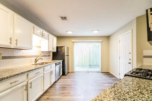 2222 Victoria Court, Missouri City, TX 77459