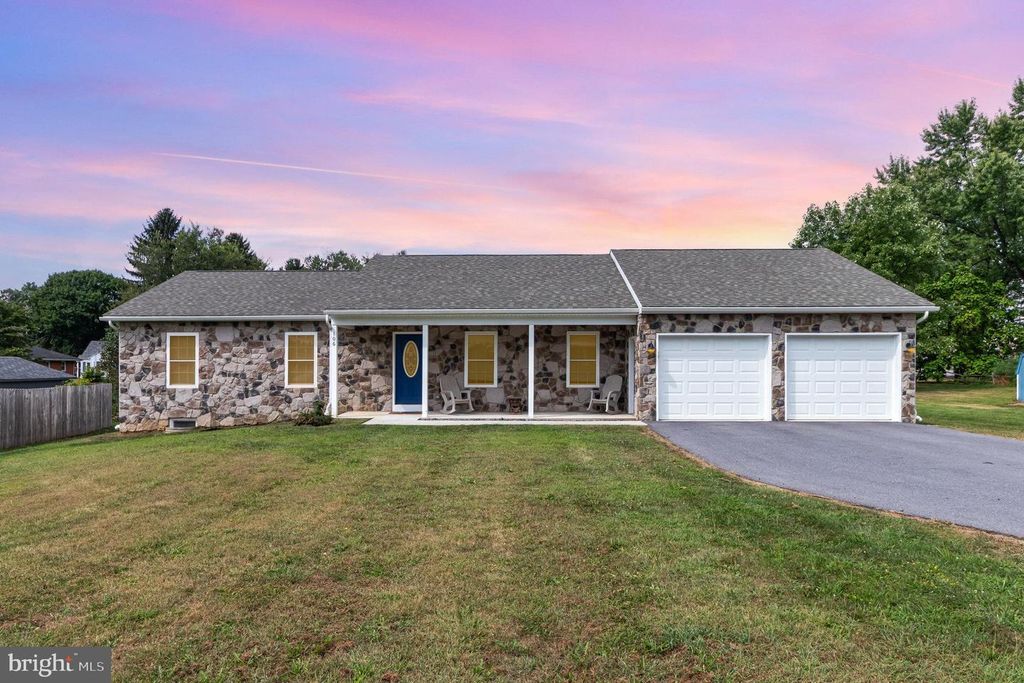 106 MARBETH AVE, Carlisle, PA 17013