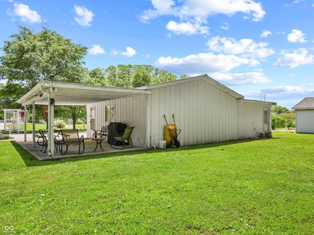 8054 S State Road 46, Terre Haute, IN 47802