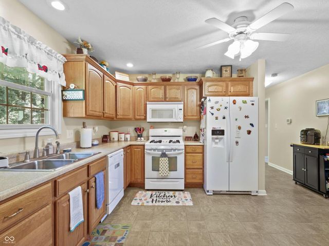 8054 S State Road 46, Terre Haute, IN 47802