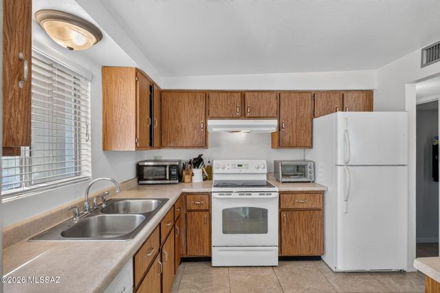 9315 E Old Spanish Trail, Tucson, AZ 85710