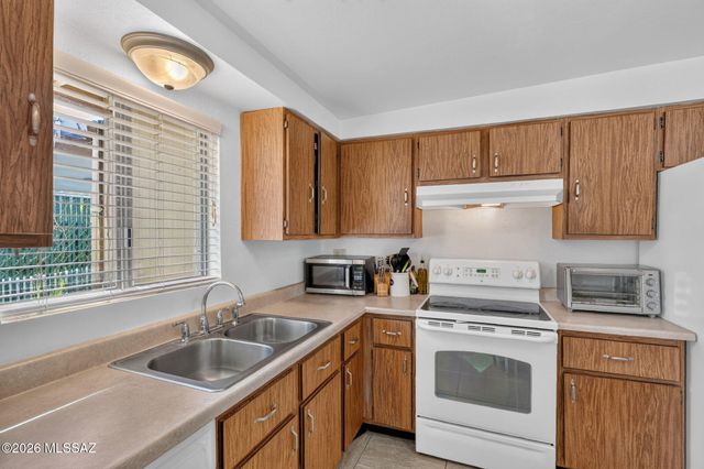 9315 E Old Spanish Trail, Tucson, AZ 85710