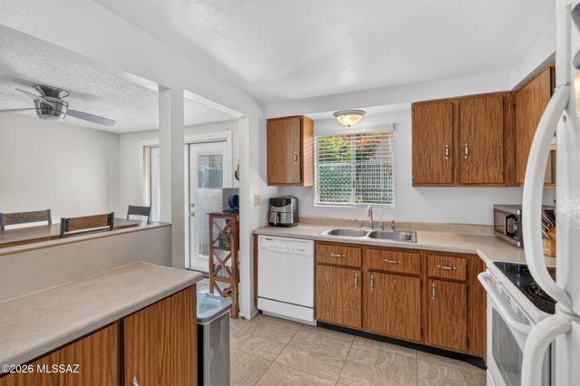 9315 E Old Spanish Trail, Tucson, AZ 85710
