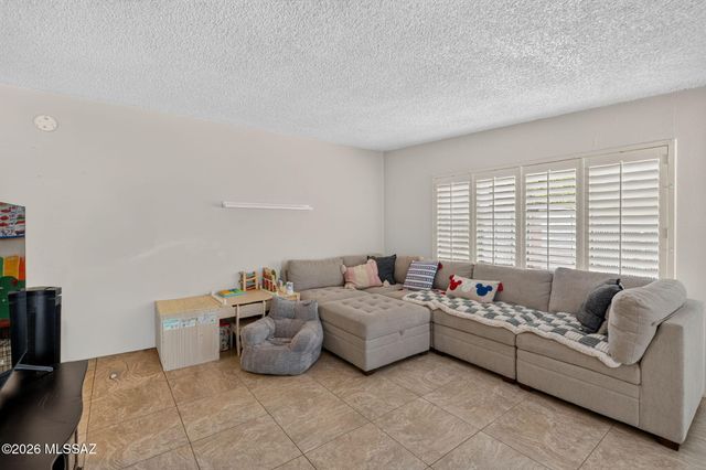 9315 E Old Spanish Trail, Tucson, AZ 85710