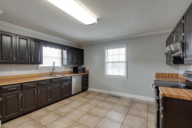 1895 Shellmound Road, Jasper, TN 37347