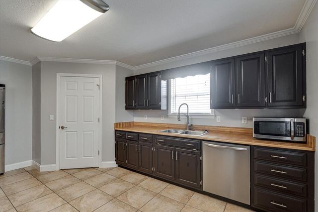 1895 Shellmound Road, Jasper, TN 37347